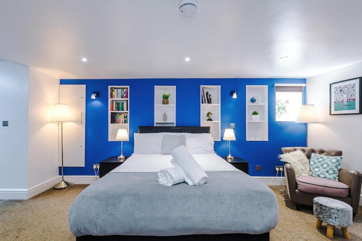 Comfortable Two Bedroom In By Eason Stays, Ideal For Business Travellers, Hospital Workers & Placements - With Free Parking! Apartment