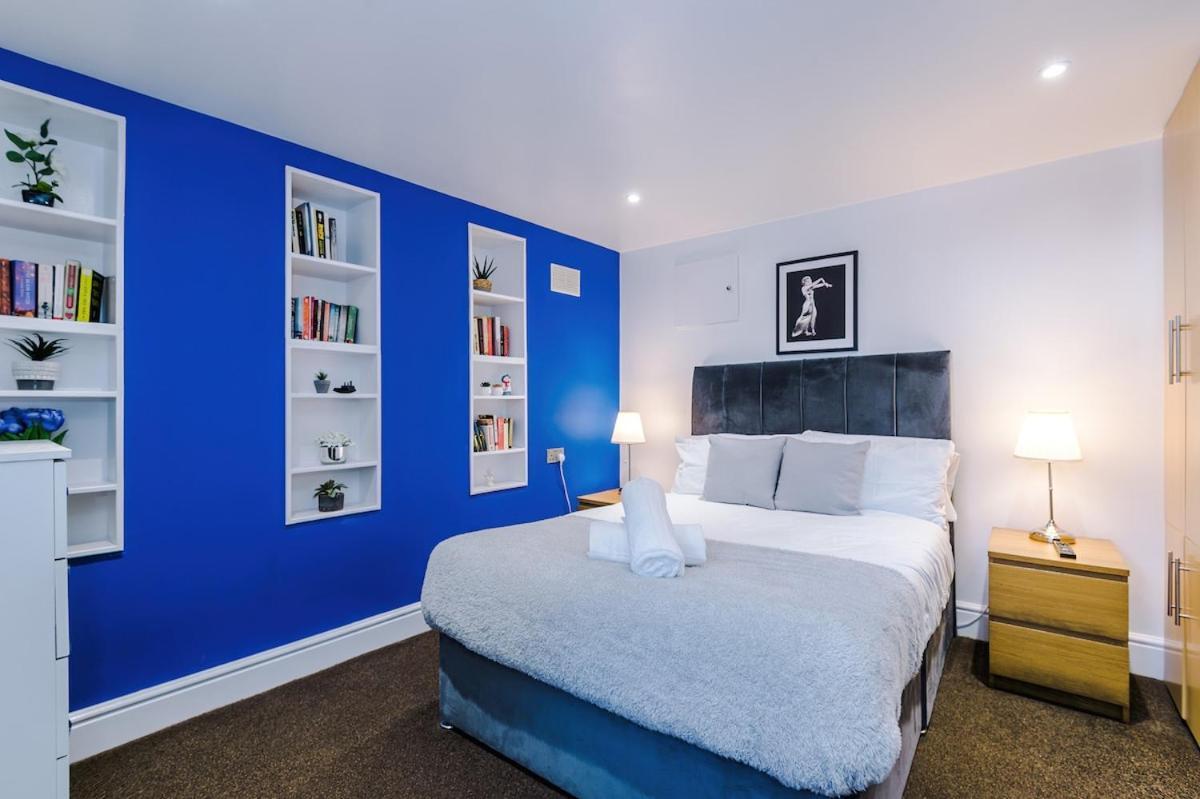 Comfortable Two Bedroom In By Eason Stays, Ideal For Business Travellers, Hospital Workers & Placements - With Free Parking! Apartment *