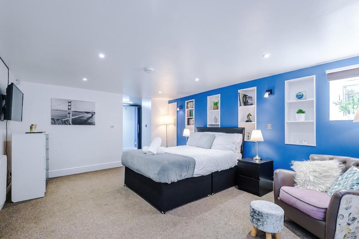 Comfortable Two Bedroom In By Eason Stays, Ideal For Business Travellers, Hospital Workers & Placements - With Free Parking!