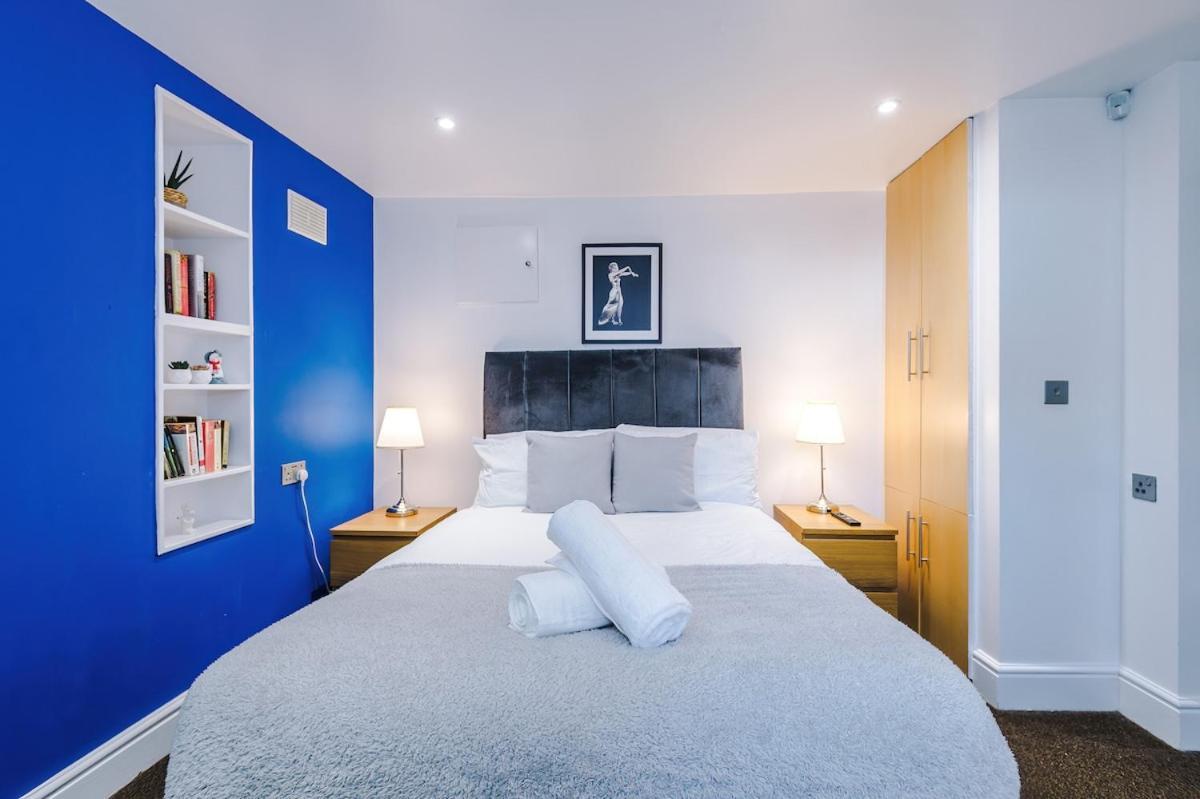 Comfortable Two Bedroom In By Eason Stays, Ideal For Business Travellers, Hospital Workers & Placements - With Free Parking! Sheffield