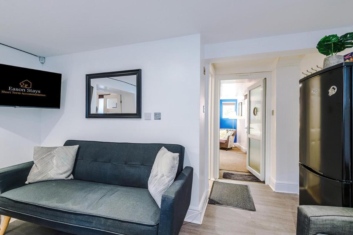 Apartment Comfortable Two Bedroom In By Eason Stays, Ideal For Business Travellers, Hospital Workers & Placements - With Free Parking! Sheffield